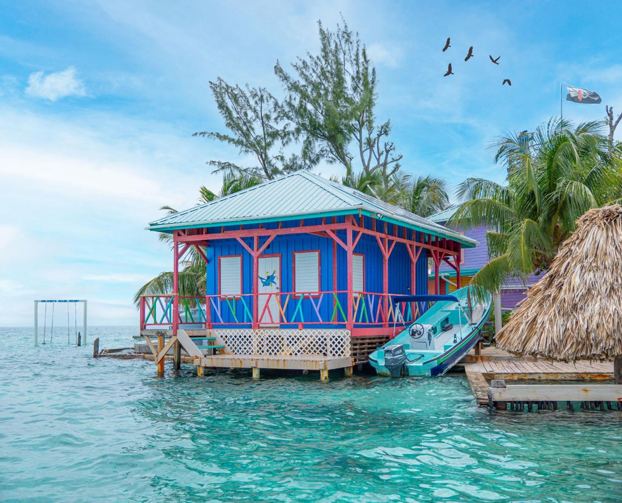 King Lewey'S Island Resort Placencia Bagian luar foto