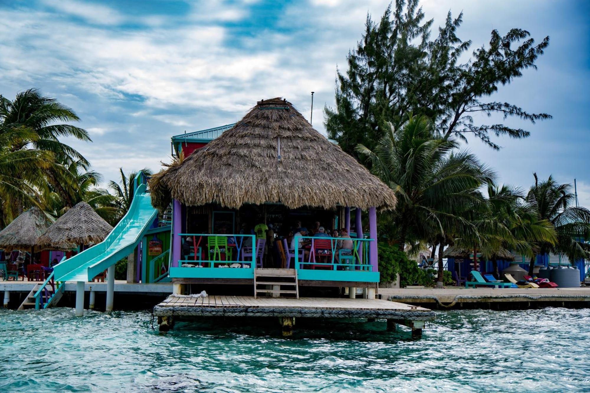 King Lewey'S Island Resort Placencia Bagian luar foto