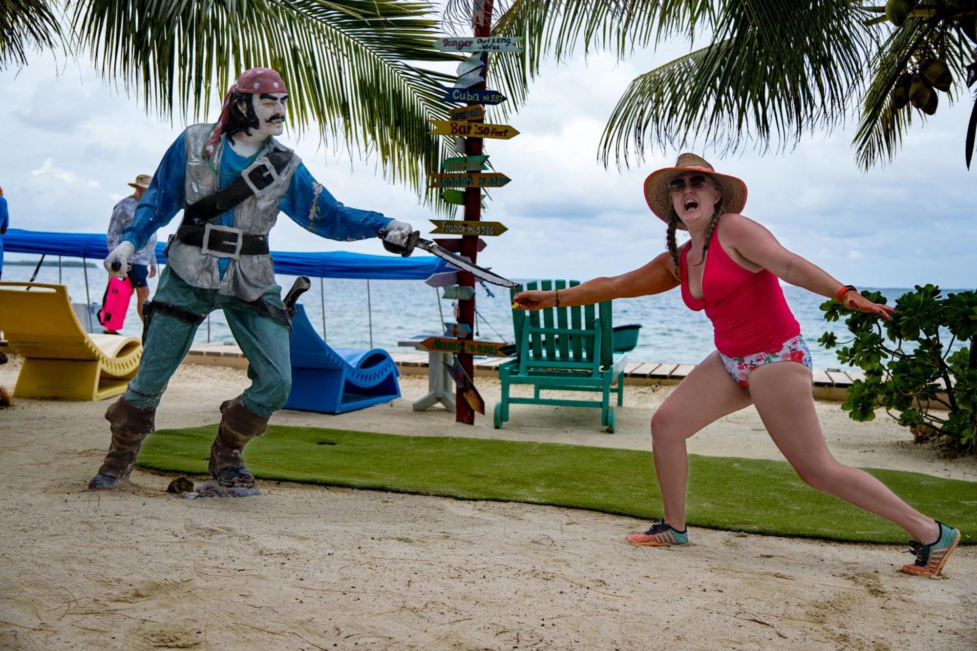 King Lewey'S Island Resort Placencia Bagian luar foto