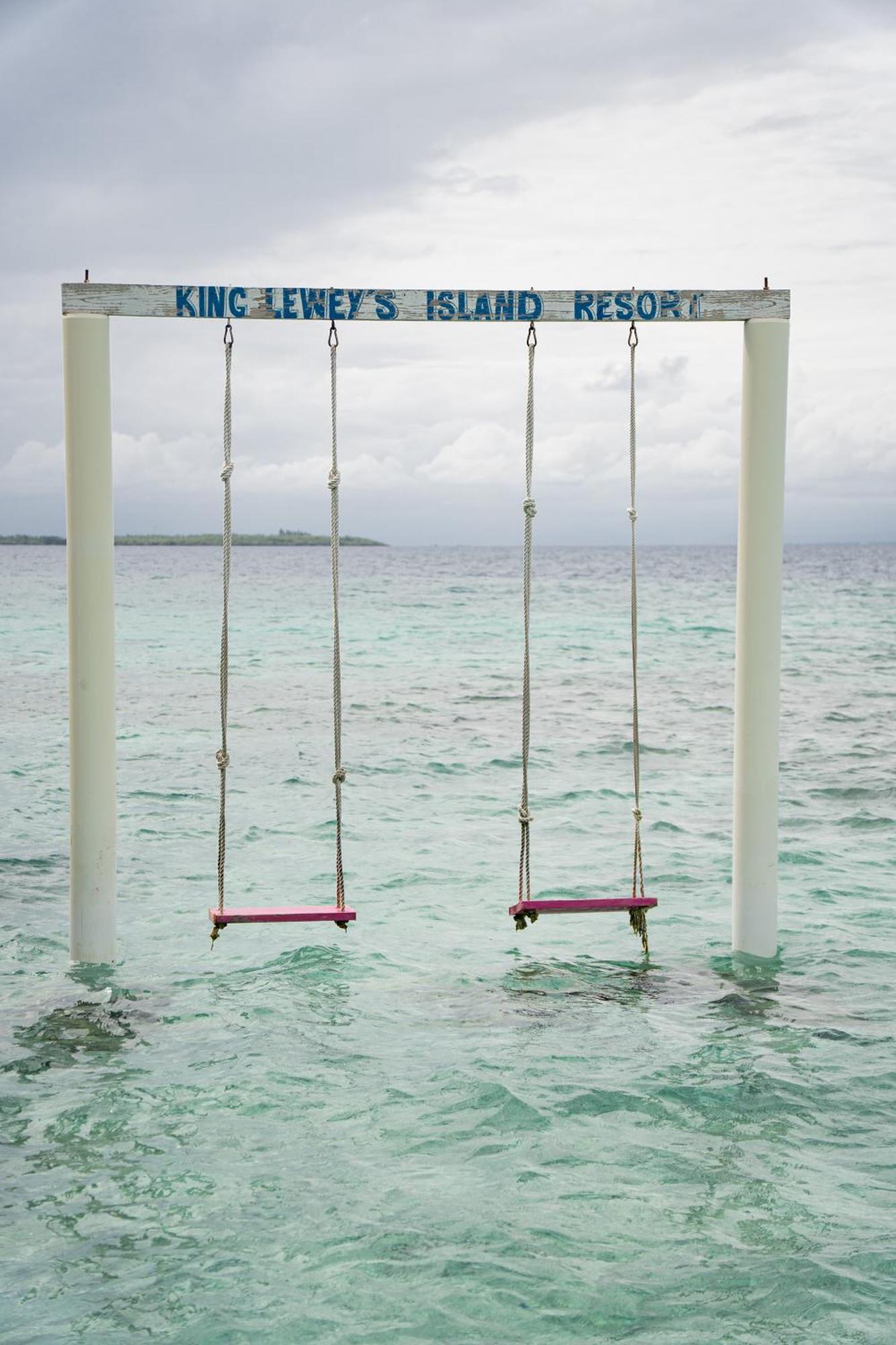 King Lewey'S Island Resort Placencia Bagian luar foto