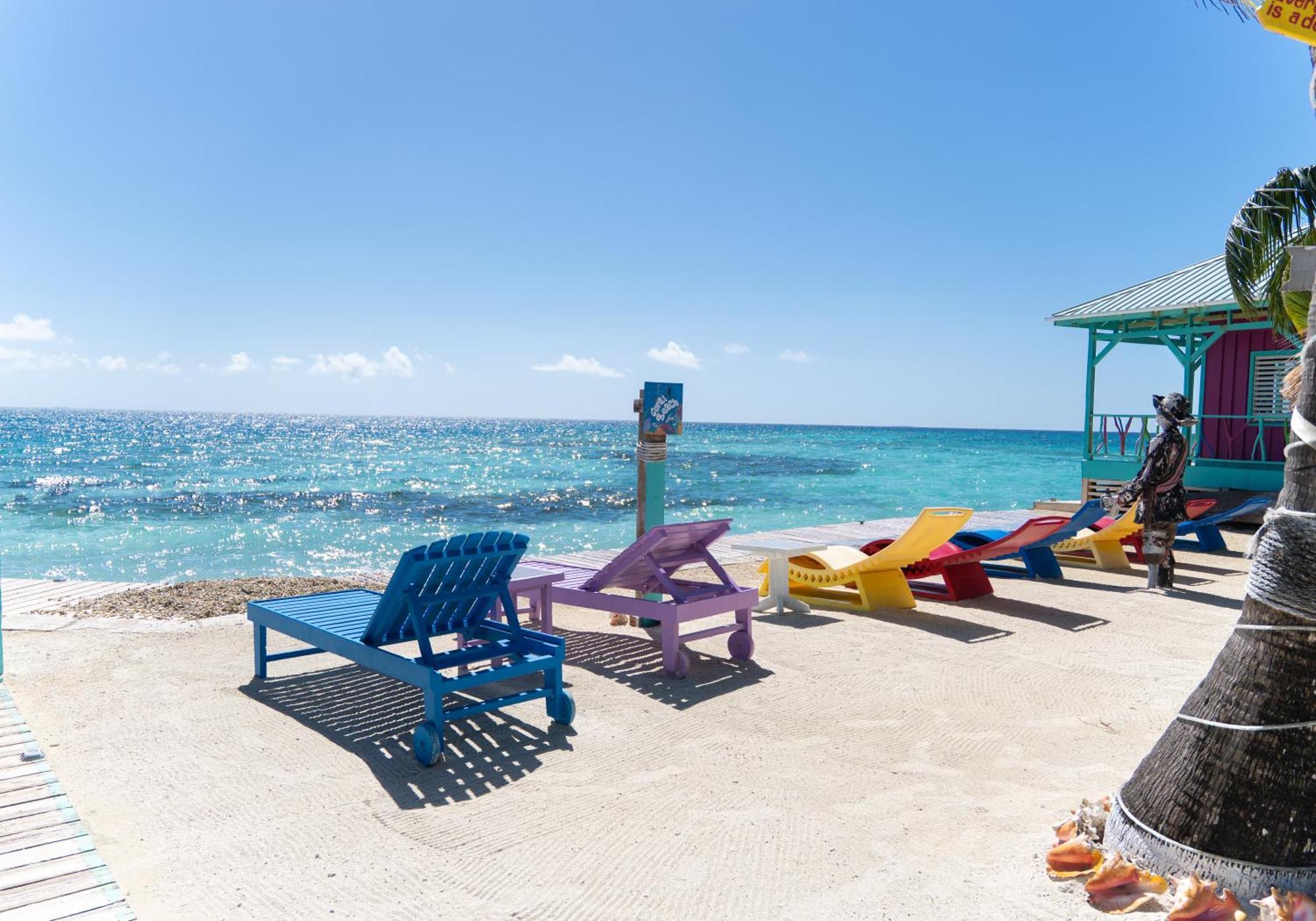 King Lewey'S Island Resort Placencia Bagian luar foto