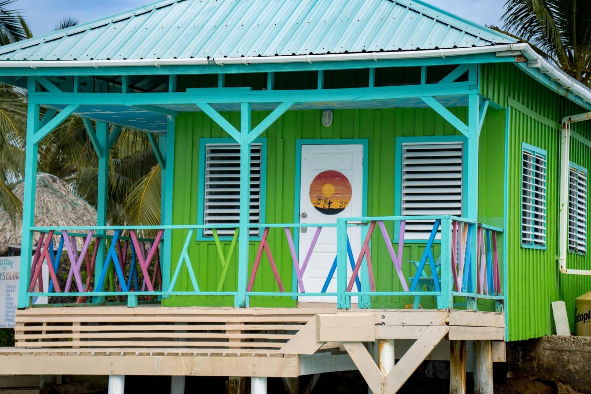 King Lewey'S Island Resort Placencia Bagian luar foto