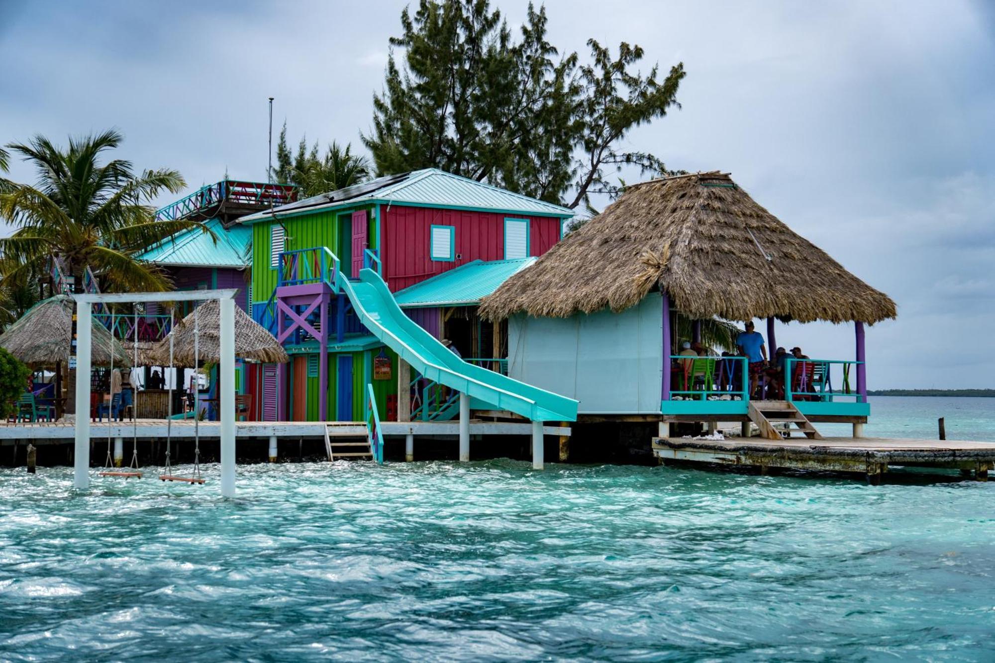 King Lewey'S Island Resort Placencia Bagian luar foto