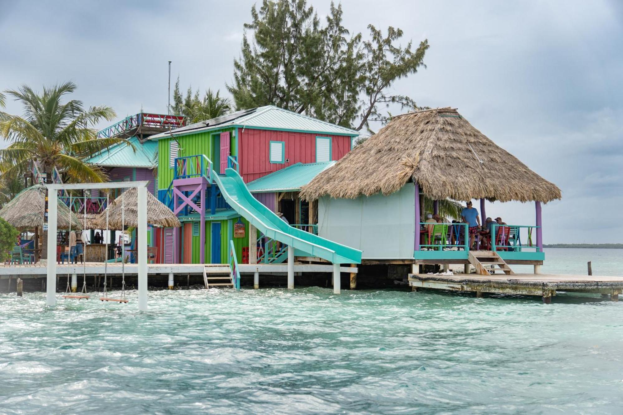 King Lewey'S Island Resort Placencia Bagian luar foto