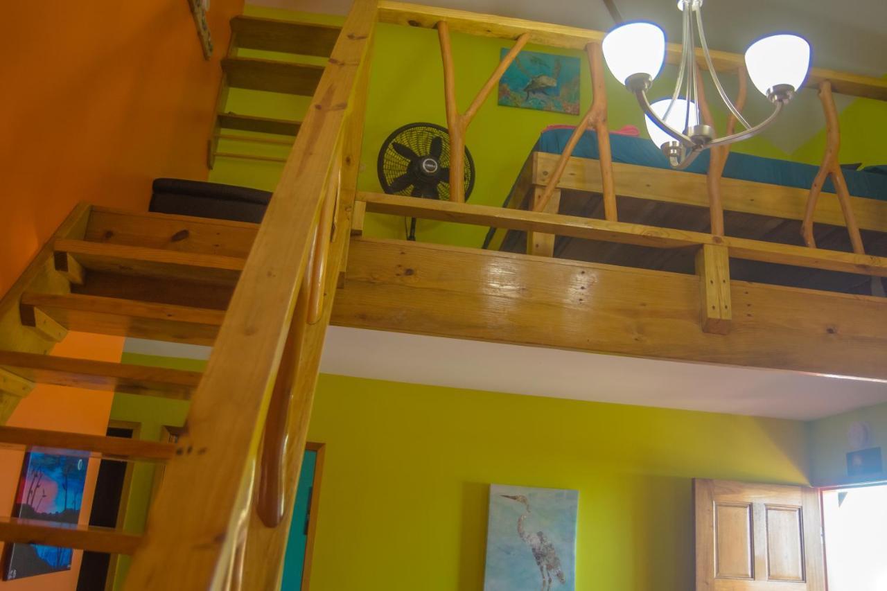 King Lewey'S Island Resort Placencia Bagian luar foto